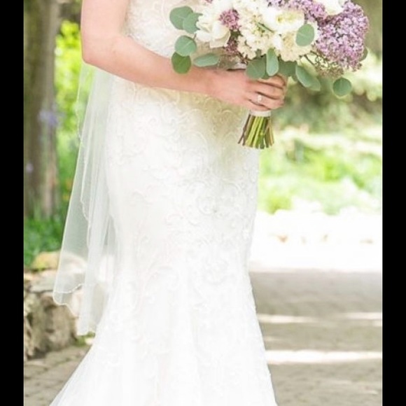 Mon Cheri IVORY fitted A-Line wedding gown - Picture 11 of 11